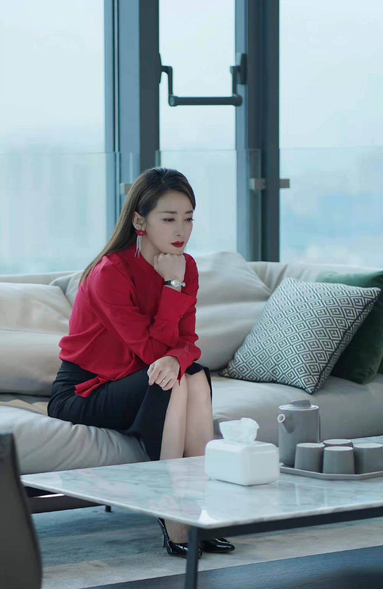 陈紫函暖阳之下完美收官女霸总离婚登上热搜