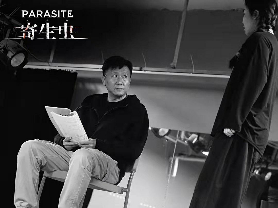 奉俊昊电影寄生虫将上演舞台剧版房子斌饰金基泽引期待