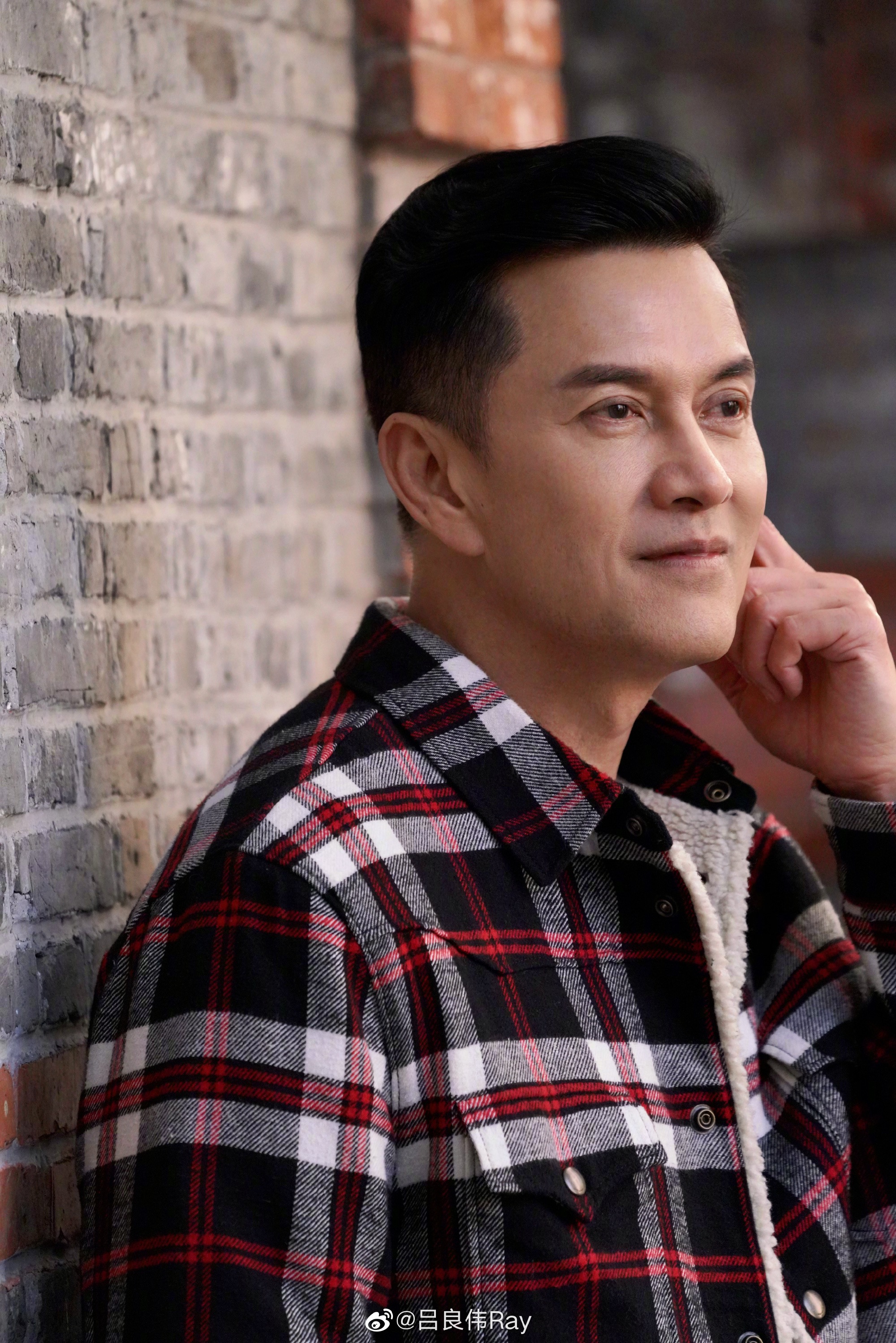 吕良伟畅谈冬日节气心得化身行走的养生教科书