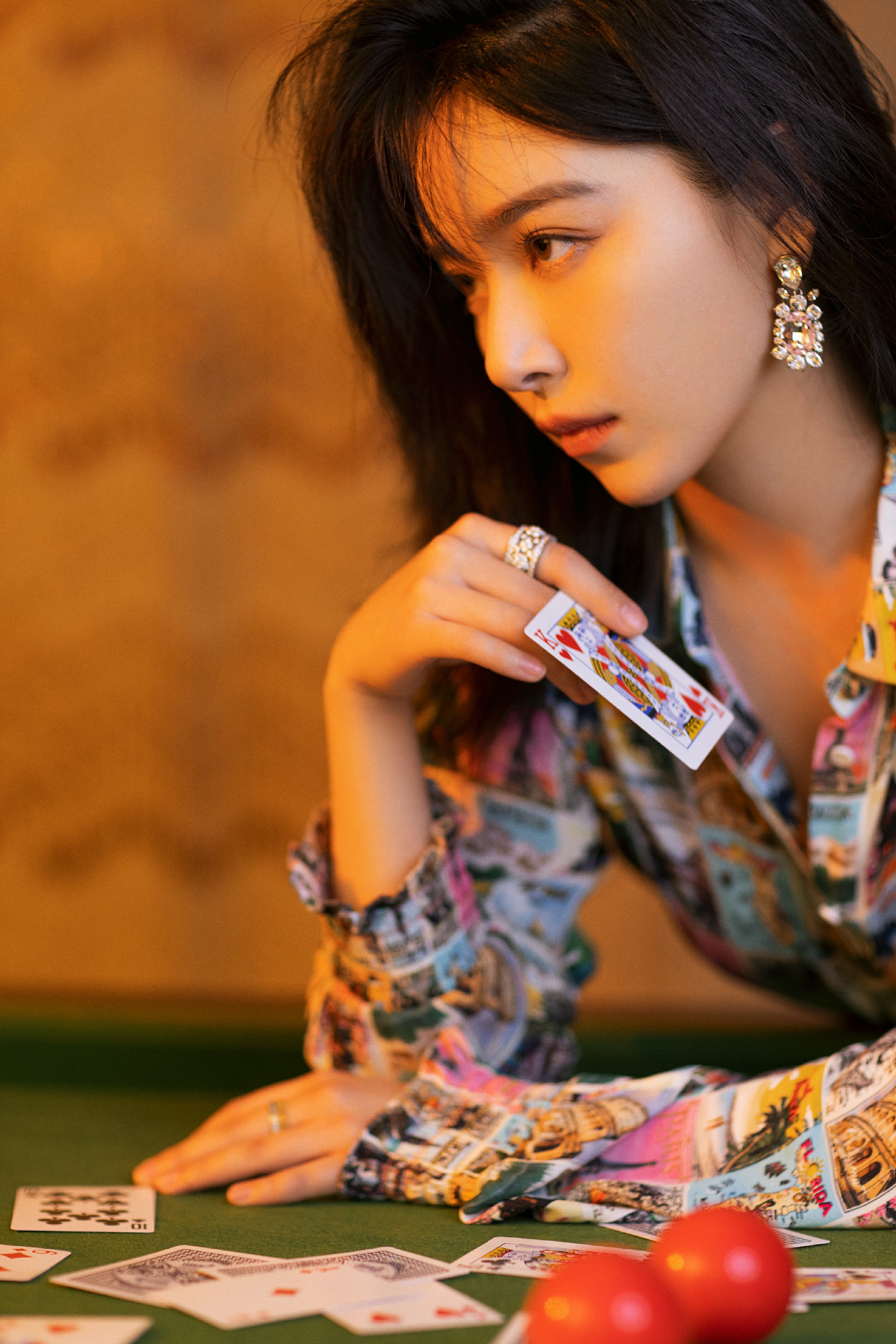 阚清子元宵节复古大片光影交错氛围感拉满