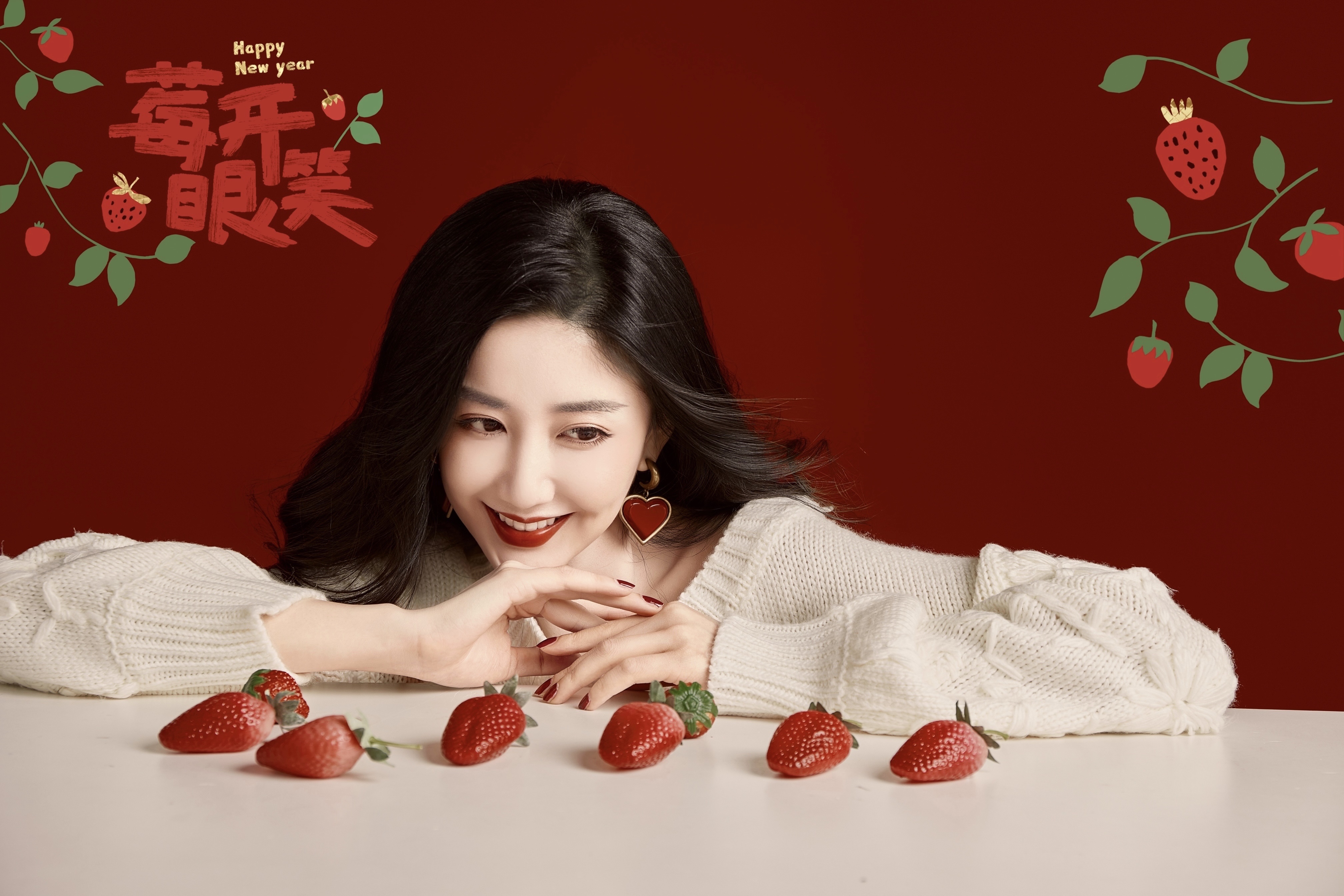 陈欣予晒新年贺岁大片俏皮可爱年味十足